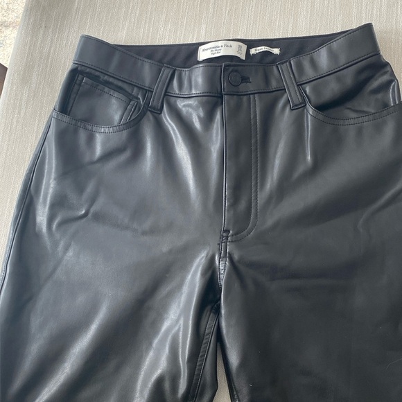 Abercrombie & Fitch Curve Love Vegan Leather Skinny Pant 10 Long - Picture 9 of 11